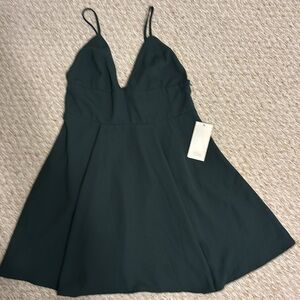 Elegant Green Spaghetti Strap Halter Dress